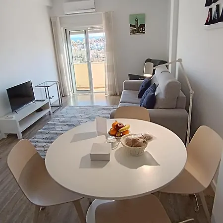 Coimbra's Black & White Apartament