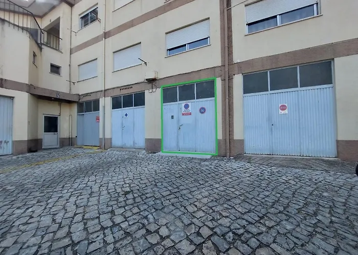 Coimbra's Black & White *